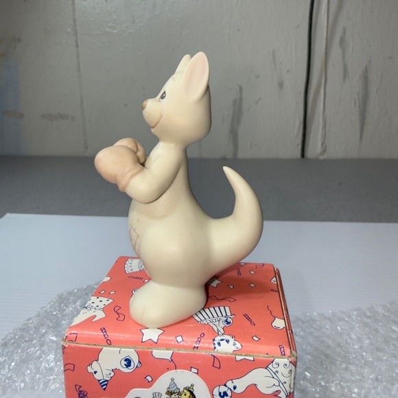 VTG Precious Moments Put A Little Punch In Your Birthday Kangaroo Figurine 1993 - Picture 3 of 9